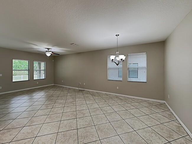 Building Photo - $1000 Off First Month! Beautiful 4/3