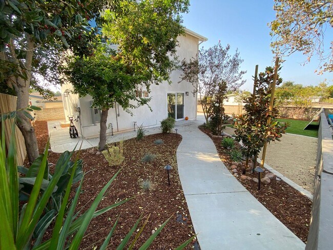 Foto del edificio - 4BD/2BA, Private Yard!!