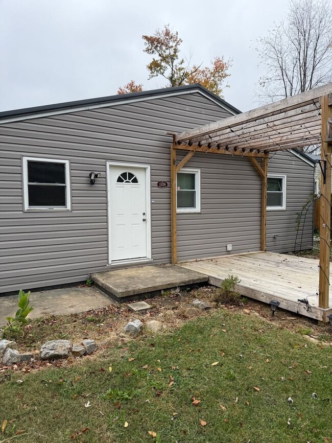 Building Photo - 1228 Indian Ridge Rd