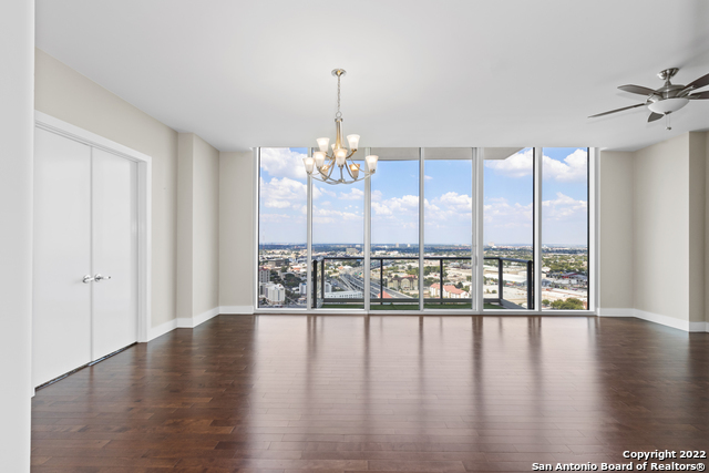 Foto del edificio - 610 E Market St