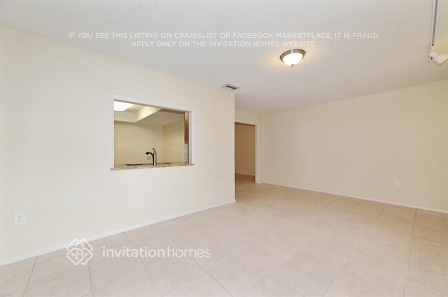 Building Photo - 3619 York Dr W