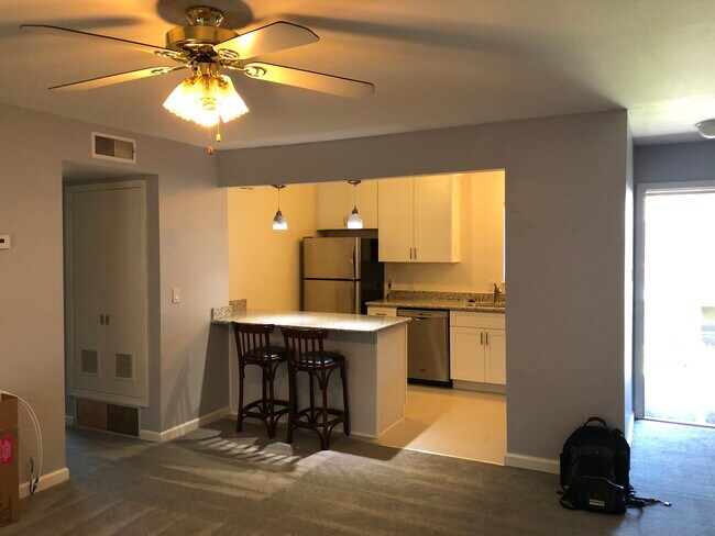 Foto del edificio - 825 Live Oak Ave
