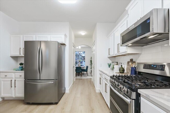 Building Photo - 712 Arrowood Pl