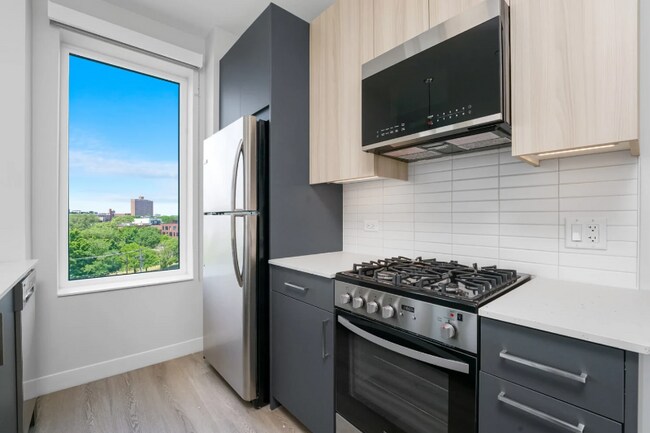 Foto del edificio - 650 N May St