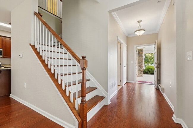 Entry Way - 401 Waterview Ct Townhome