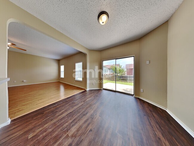 Building Photo - 205 Kissimmee Dr