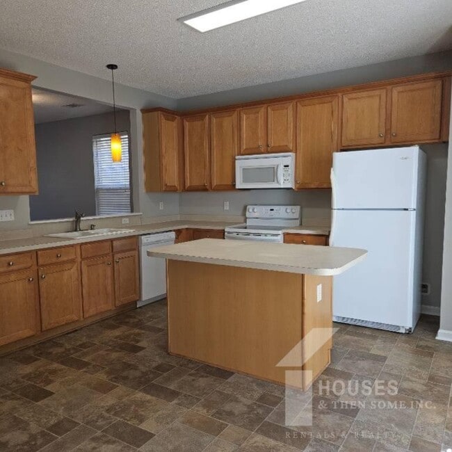 Building Photo - 211 Nimbus Ct
