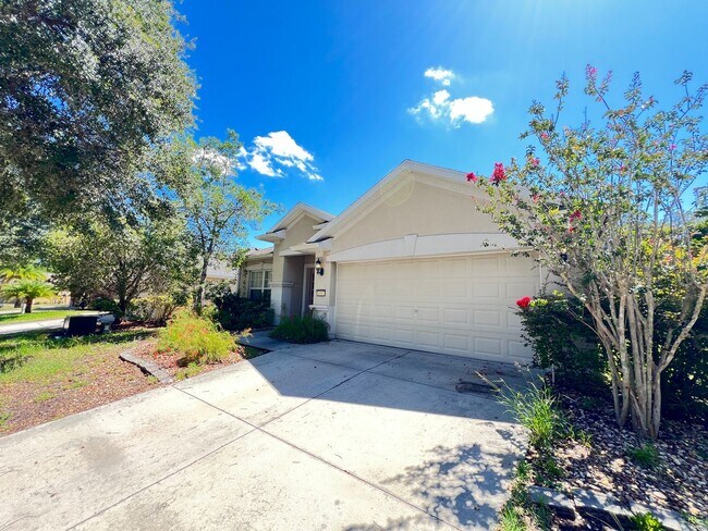 Foto del edificio - You’ve Found IT! Your Next Home! 4 Bedroom, 2 Bathroom in Ocala — $500 Off a Month’s Rent!!!