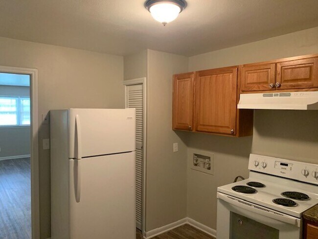 Foto del edificio - 1073-1075 Wisteria Dr SW