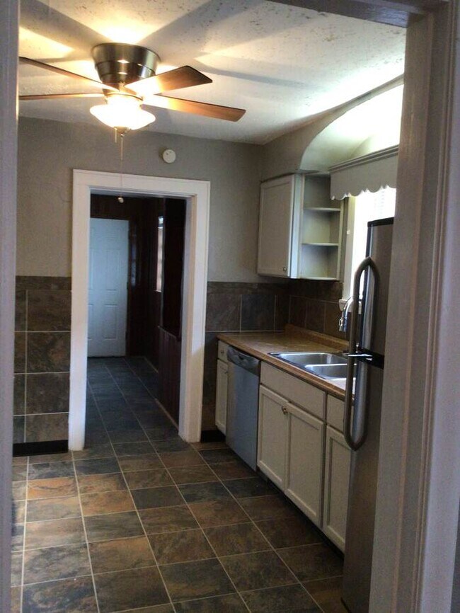 Building Photo - 8650 Oriole Ave