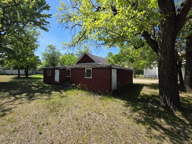 Building Photo - 11934 Goodview Ave