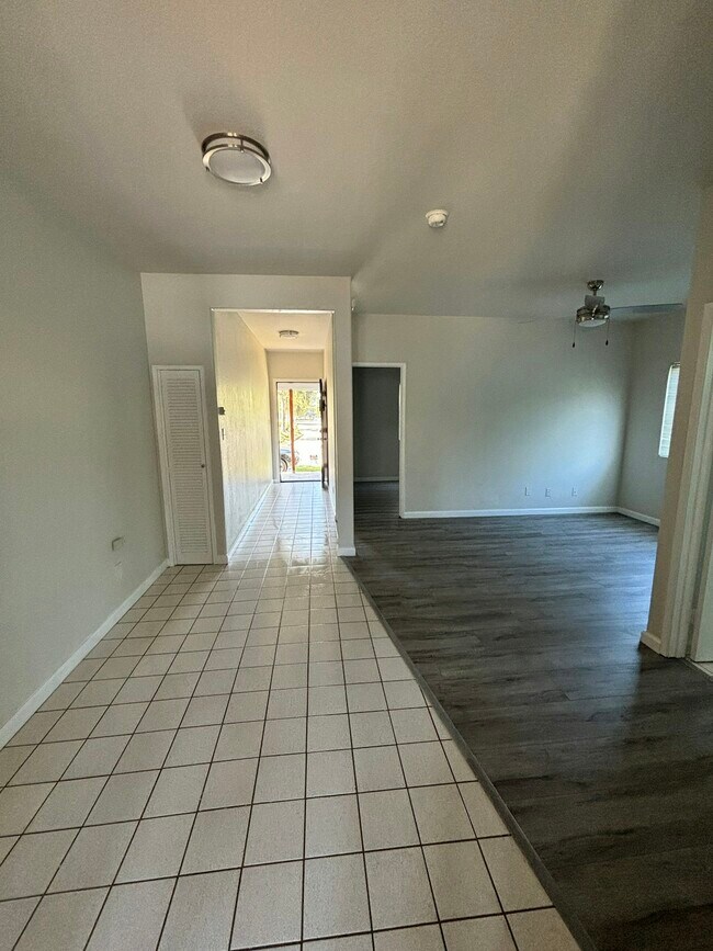 Foto del edificio - 13423 Olive Dr