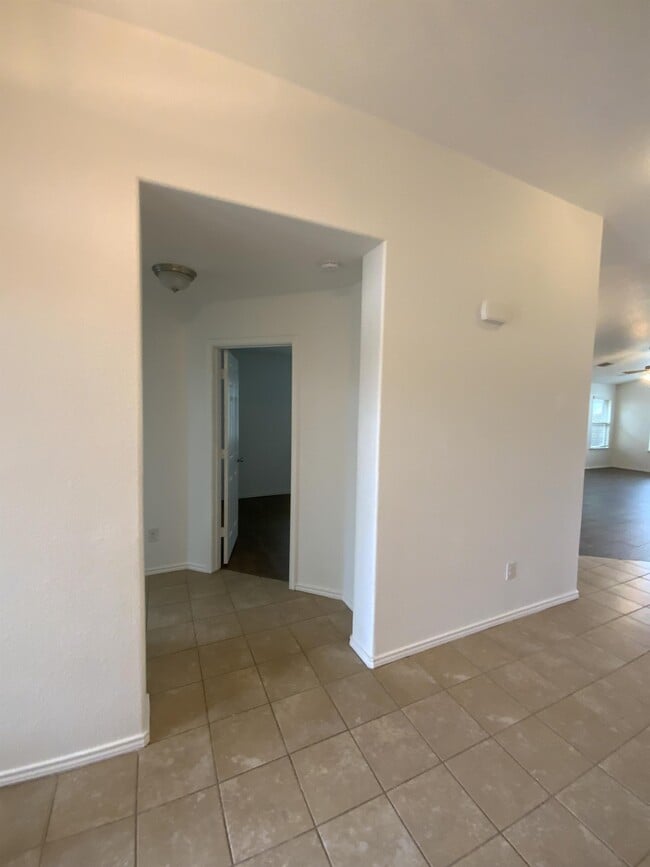 Building Photo - 6709 Mustang Creek Rd