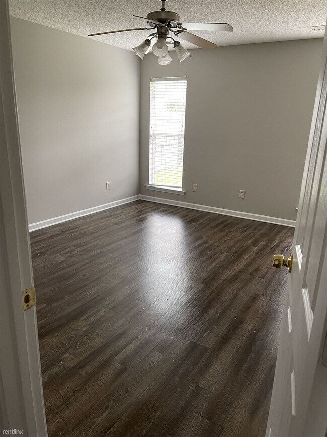 Building Photo - 3 br, 2 bath House - 2532 Boxford Ln