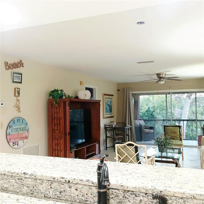 Building Photo - 7143 Wood Creek Dr