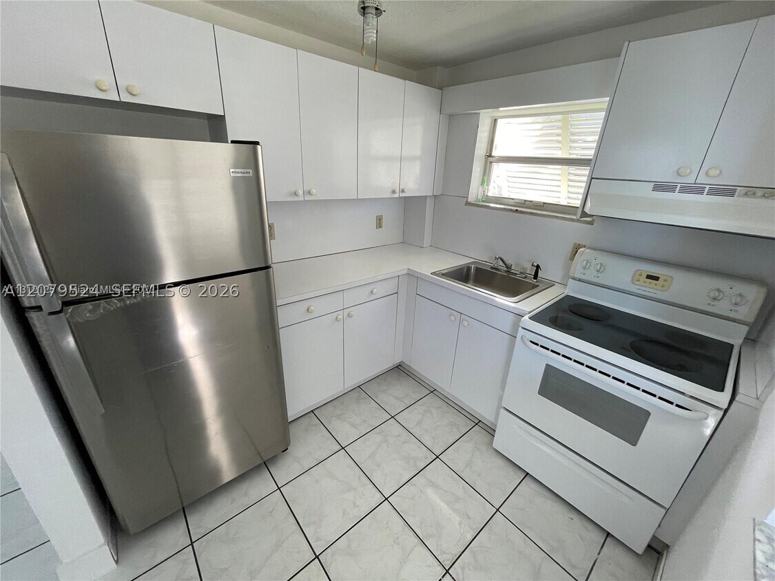 Foto del edificio - 1016 NW 1st Ct