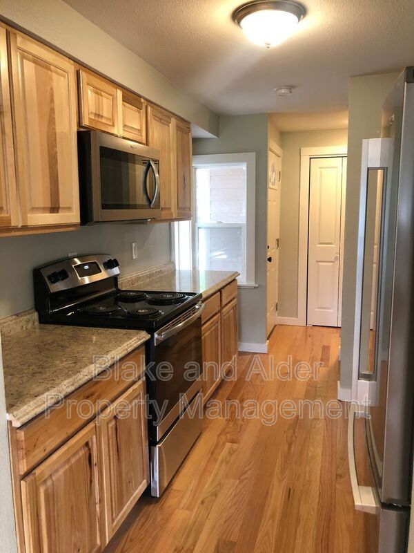 Foto del edificio - 2410 SE 9th Ct