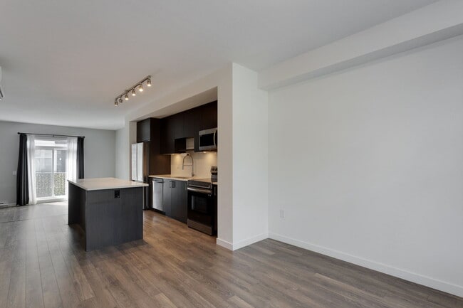 Photo du bâtiment - 15778-15785 85 Ave