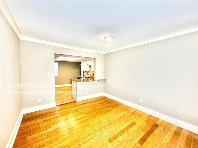 Foto del edificio - 7807 Meadow Park Dr