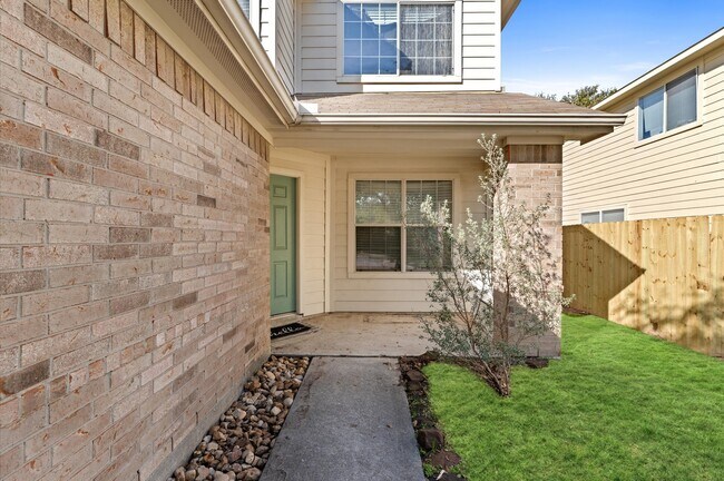 Building Photo - 7218 Daniel Spgs Ln