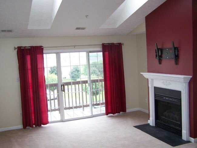 Building Photo - 151 Brookland Ter