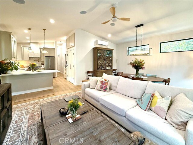 Foto del edificio - 453 E Grand View Ave