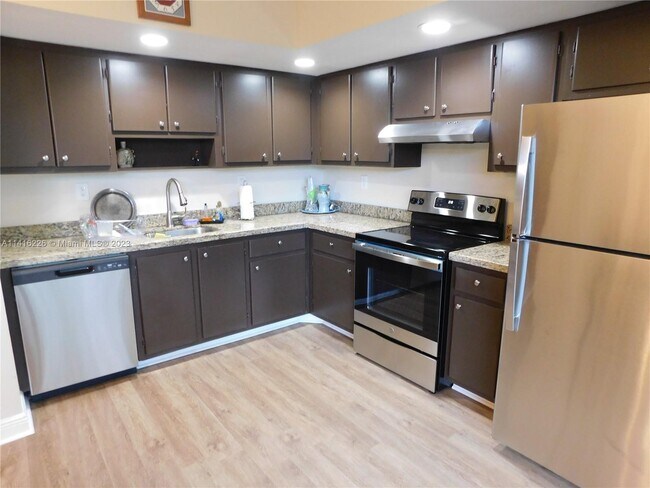 Foto del edificio - 8045 SW 107th Ave
