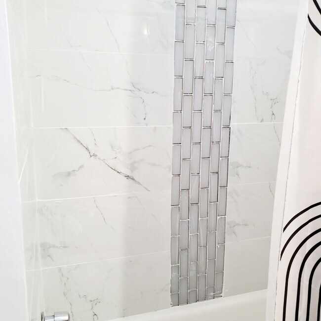 Photo - 5502 W Thompson St Apartment