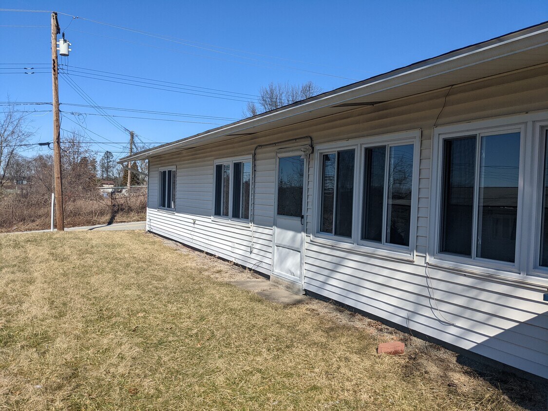 291 Lindsey Ln, Plum, PA 15239 House for Rent in Plum, PA