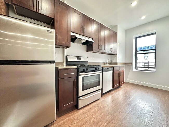 Foto del edificio - 3139 Broadway