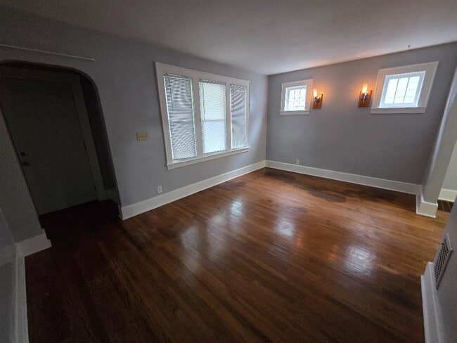 Building Photo - 416 Boyden St