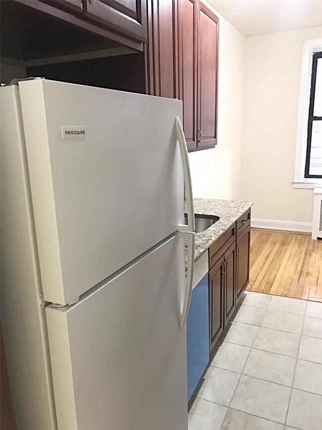 Foto del edificio - 3533 83rd St