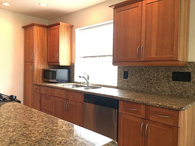 Kitchen - 3881 Groton St