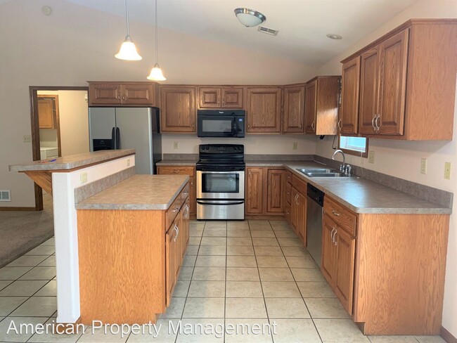 Building Photo - 3 br, 2 bath House - 2700 Brookpark Dr.