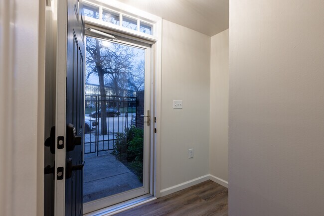 Building Photo - 231 E 2nd St