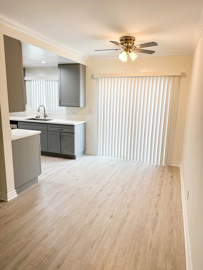 dining nook - 2217 Pullman Ln