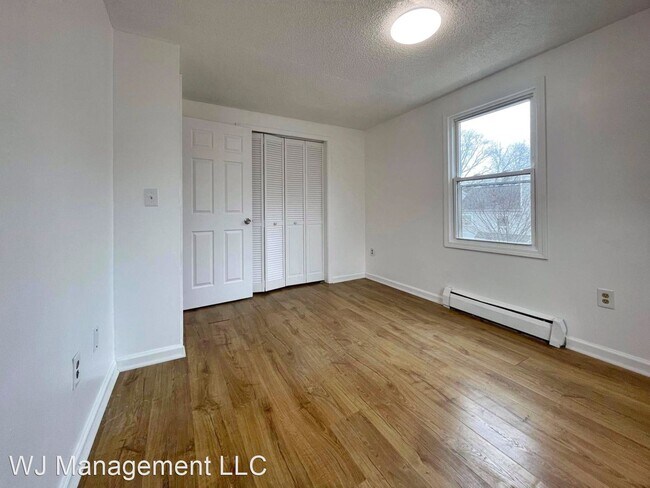 Building Photo - 2 br, 1 bath House - 90 Washburn St.