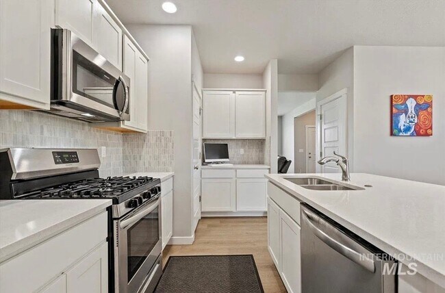 Foto del edificio - 5668 W Stadium Ln