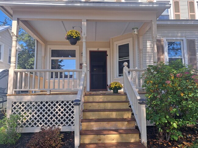 Building Photo - 17 Kingsley Ave