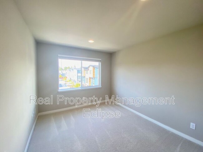 Foto del edificio - 729 112th St SW