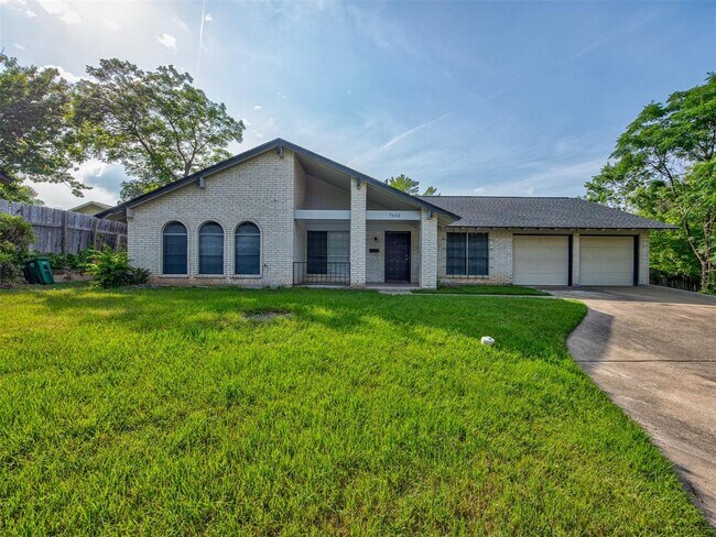 Building Photo - 7602 Pebble Brook Cove