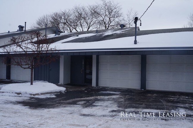 Building Photo - 1311 W 82nd St