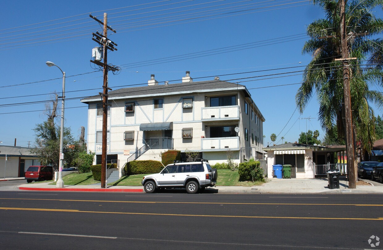Foto del edificio - 14425 Magnolia Blvd