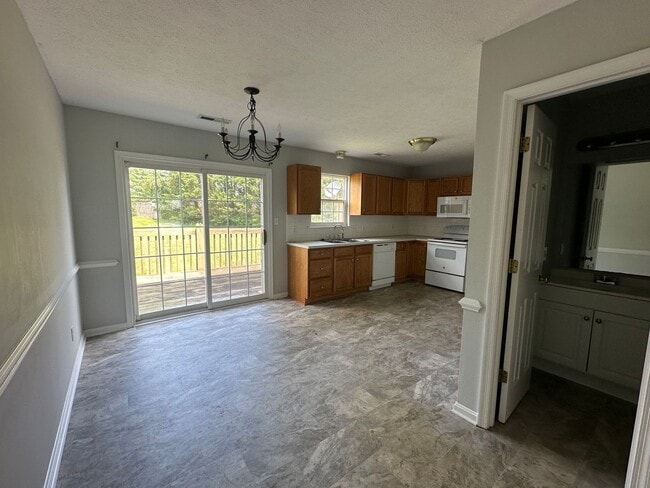 Building Photo - 3 Bedroom Townhouse in Campbell County