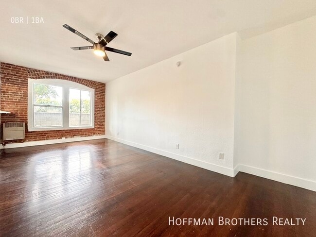 Building Photo - 5407 Sierra Vista Ave