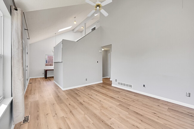 Building Photo - 12231 Magnolia Way