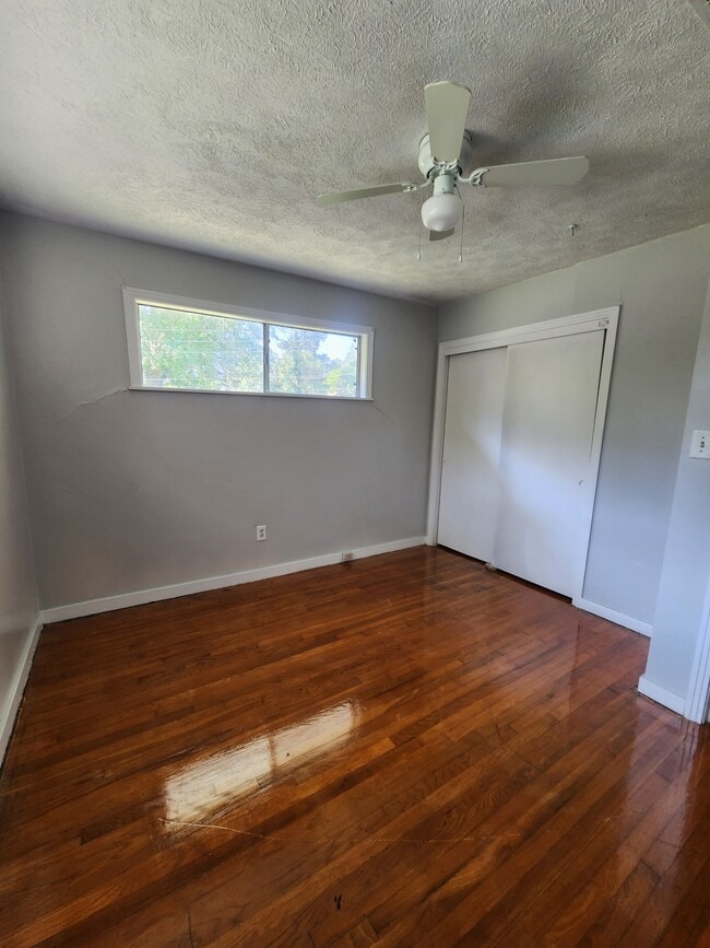 Foto del edificio - 306 N Southland Dr