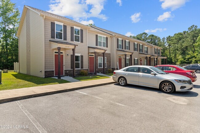 Building Photo - 513 Pate Dr