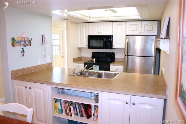 Foto del edificio - 5571 NE Gulfstream Way