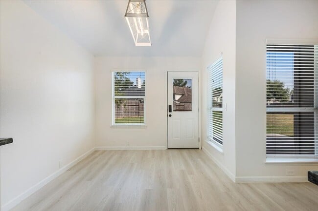 Building Photo - 29927 Sunwillow Creek Dr
